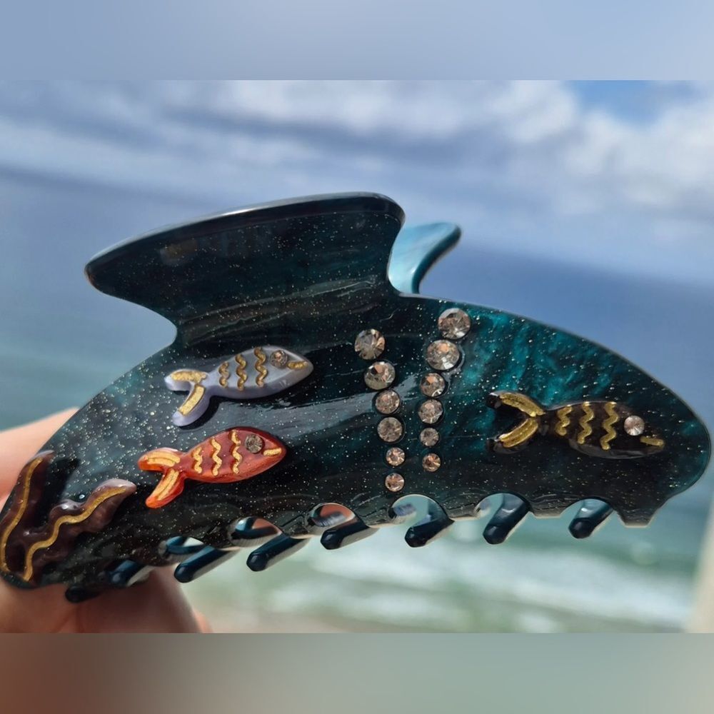 Fish-Themed Hair Clip K17